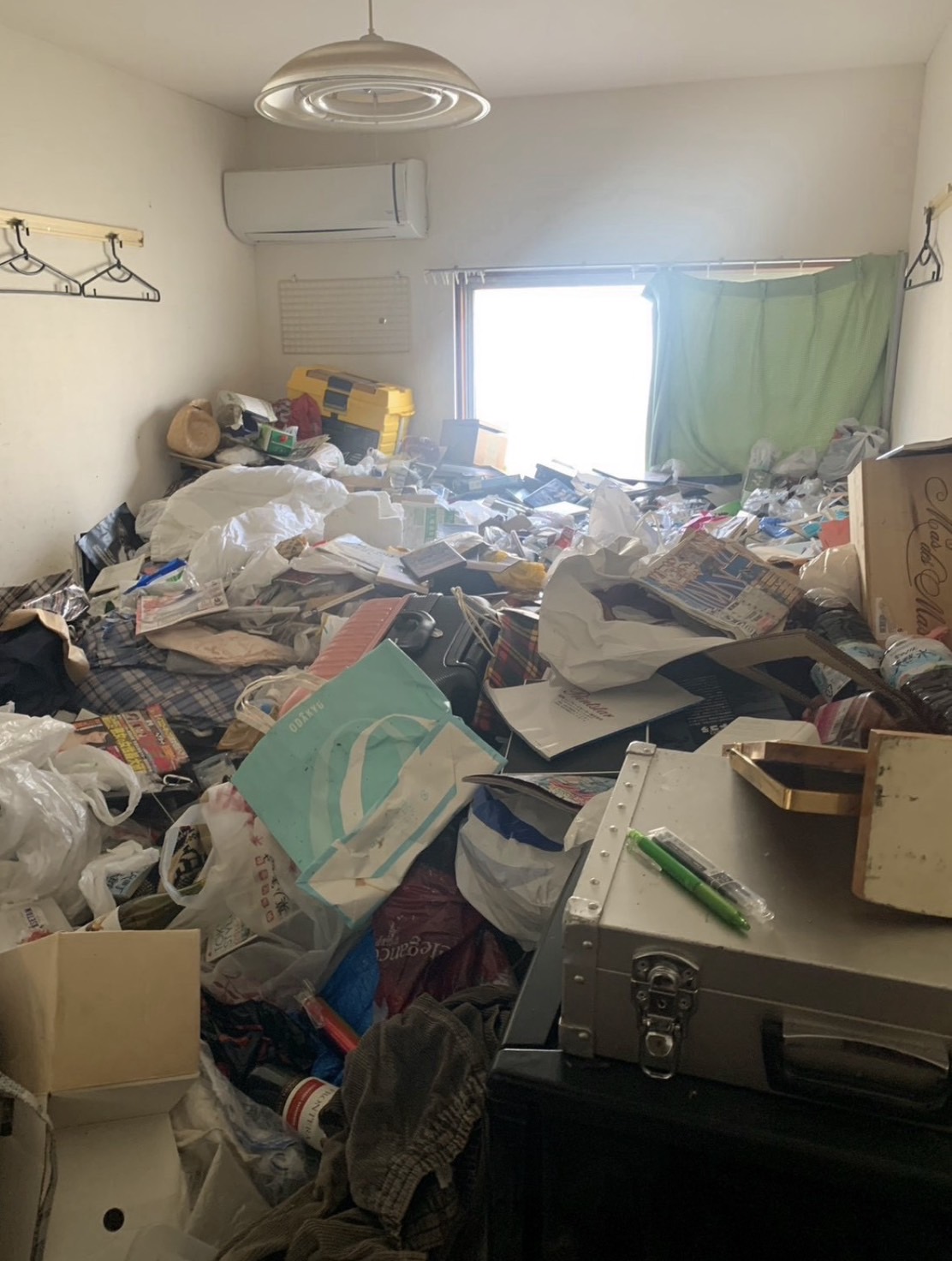 国立市のゴミ屋敷清掃、即日対応もご相談ください。見積もり・出張費0円、明朗料金で新しい暮らしへ。